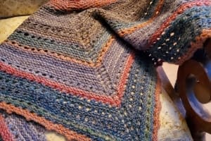 La La's Simple Shawl, free on Ravelry.
